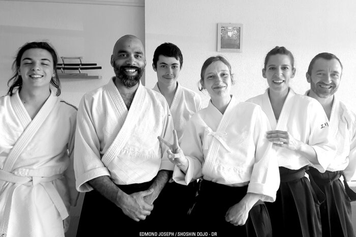Hélène Doué 6ème Da d'aikido avec les membres du Shoshin Dojo Besançon et Jura